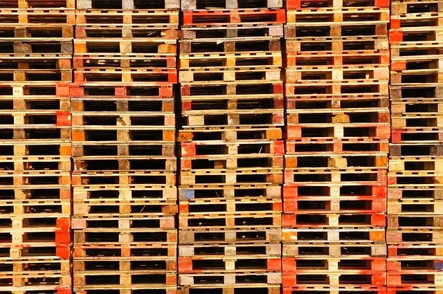 Zrezygnuj z drewnianych rozwiązań. Postaw na najlepsze palety plastikowe na rynku