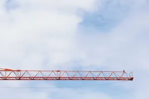 Jak wybrać odpowiedni żuraw mobilny dla Twojego projektu w Warszawie?